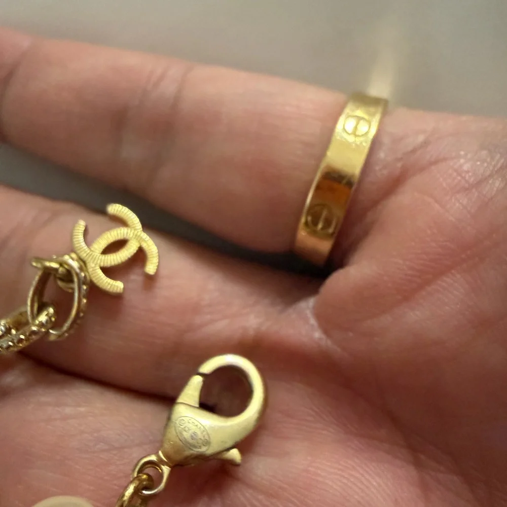 CHANEL Pearl Necklace/choker with Gold Charm with free chanel mascara primer - Picture 6 of 7